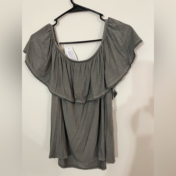 American Eagle tops - Picture 2 of 5